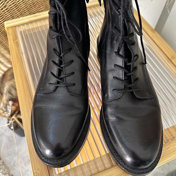 Sam Edelman classic combat boots in glossy leather - Picture 2 of 8